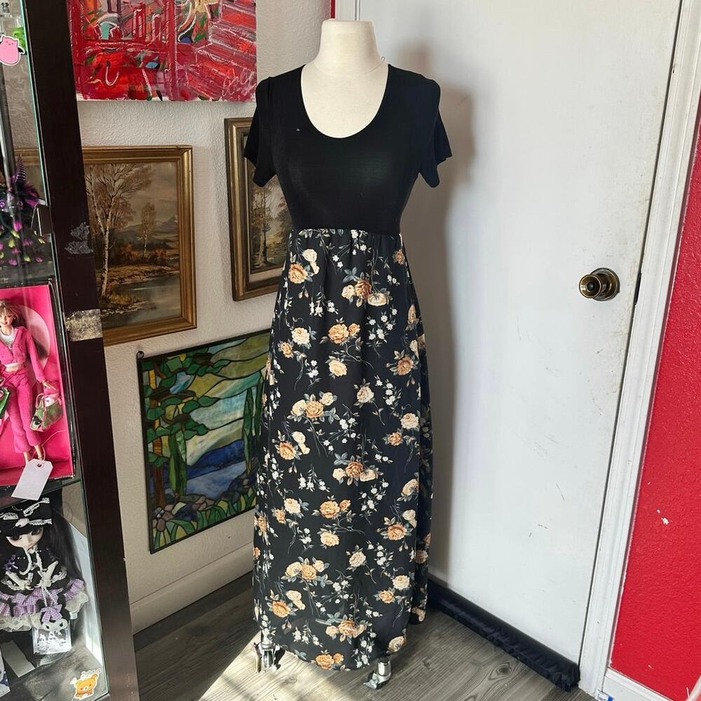 vintage pretty good black floral maxi dress